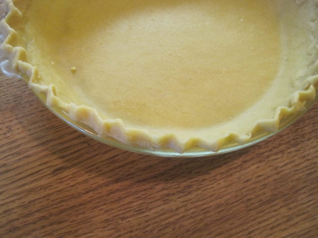 fluted pie crust in pie plate