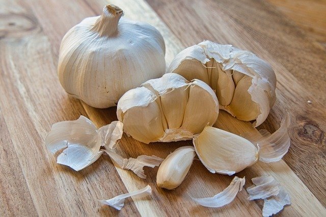 garlic bulb and garlic cloves